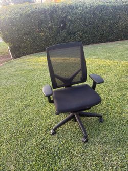 Black Mesh Back Office Chair
