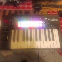 novation LAUNCJKEY  #25 Keyboard