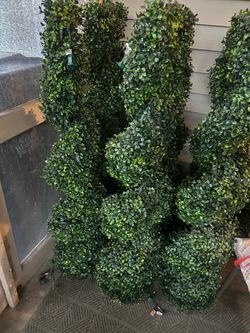 Artificial Boxwood Spiral Topiary Trees