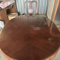 Dining table/chairs