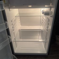 Avanti Energy Star Mini Fridge 