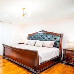 King Bed + 2 Nightstands  + Box Spring 