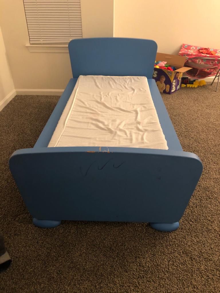 toddler bed and mattress