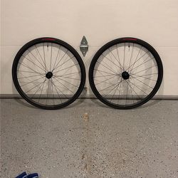 DT Swiss R470 Road Bike Wheelset w/ Tires
