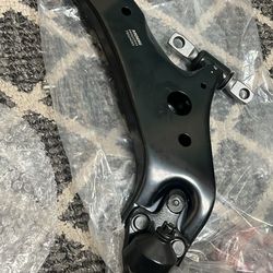 Moog R - Series  Control Arm 