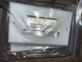 Low voltage/audio visual trim plate