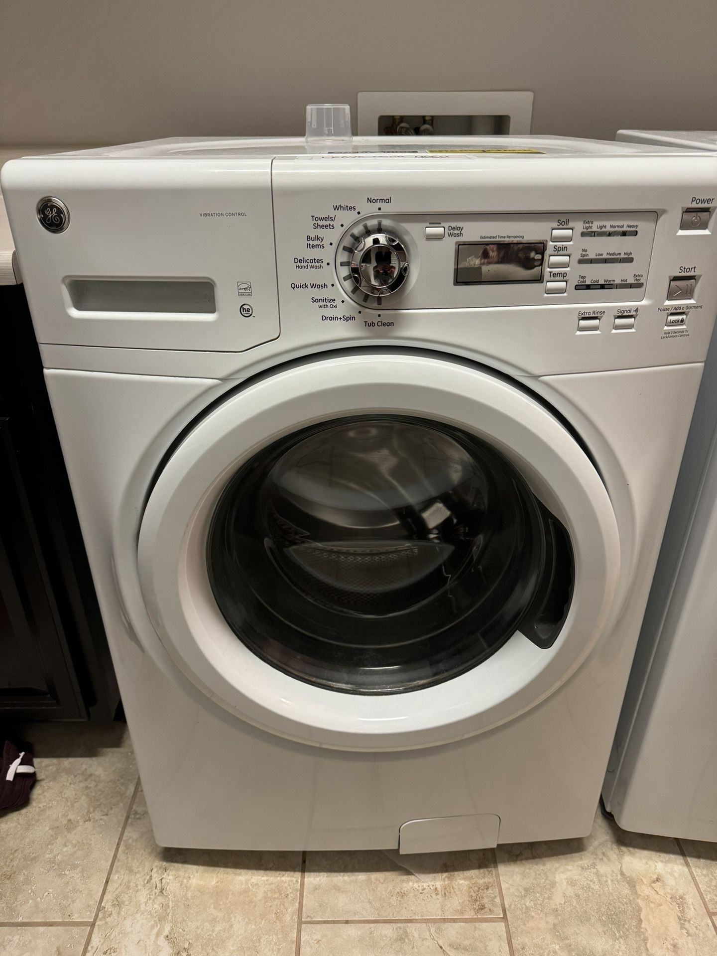GE Front Load Washer (works perfectly)