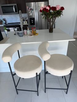 Kitchen island stools