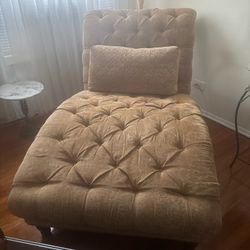 Chaise Couch With Pillow