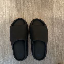 Yeezy adidas slides | black | size 7 men