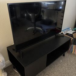 TV Stand (39”) + 4K TV
