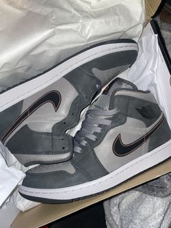 Jordan 1 Mid