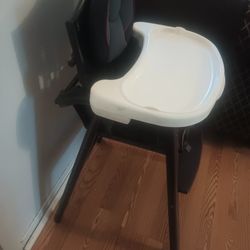 Eddie Bauer Baby Chair Good Condition. 