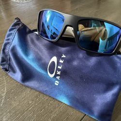 Men’s Oakley Sunglasses 