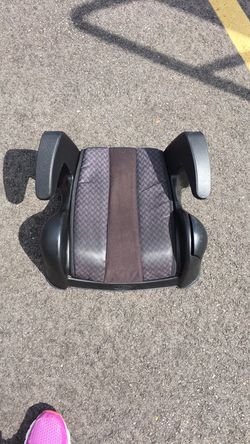 Backless booster seat