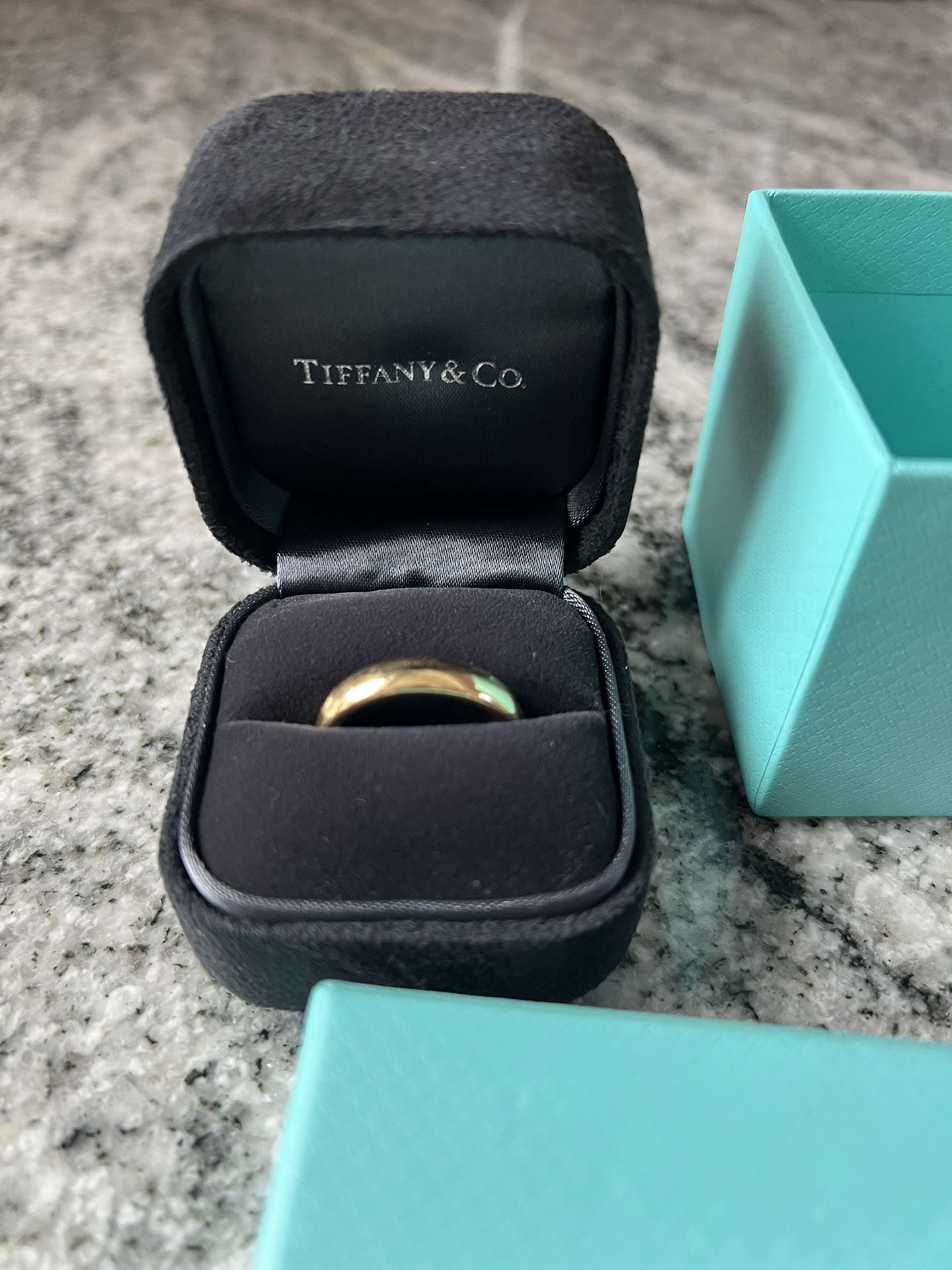18k Gold Tiffany & co. Mens Wedding Band