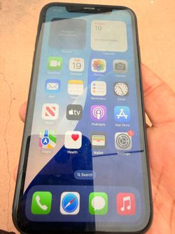 iPhone XR 64gb unlocked. Back is crack.  Fully functional
