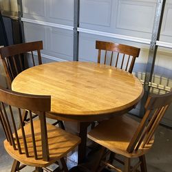 Absolutely Gorgeous Solid Wood Round Dining Table Set – Expanding w/ 4 Chairs