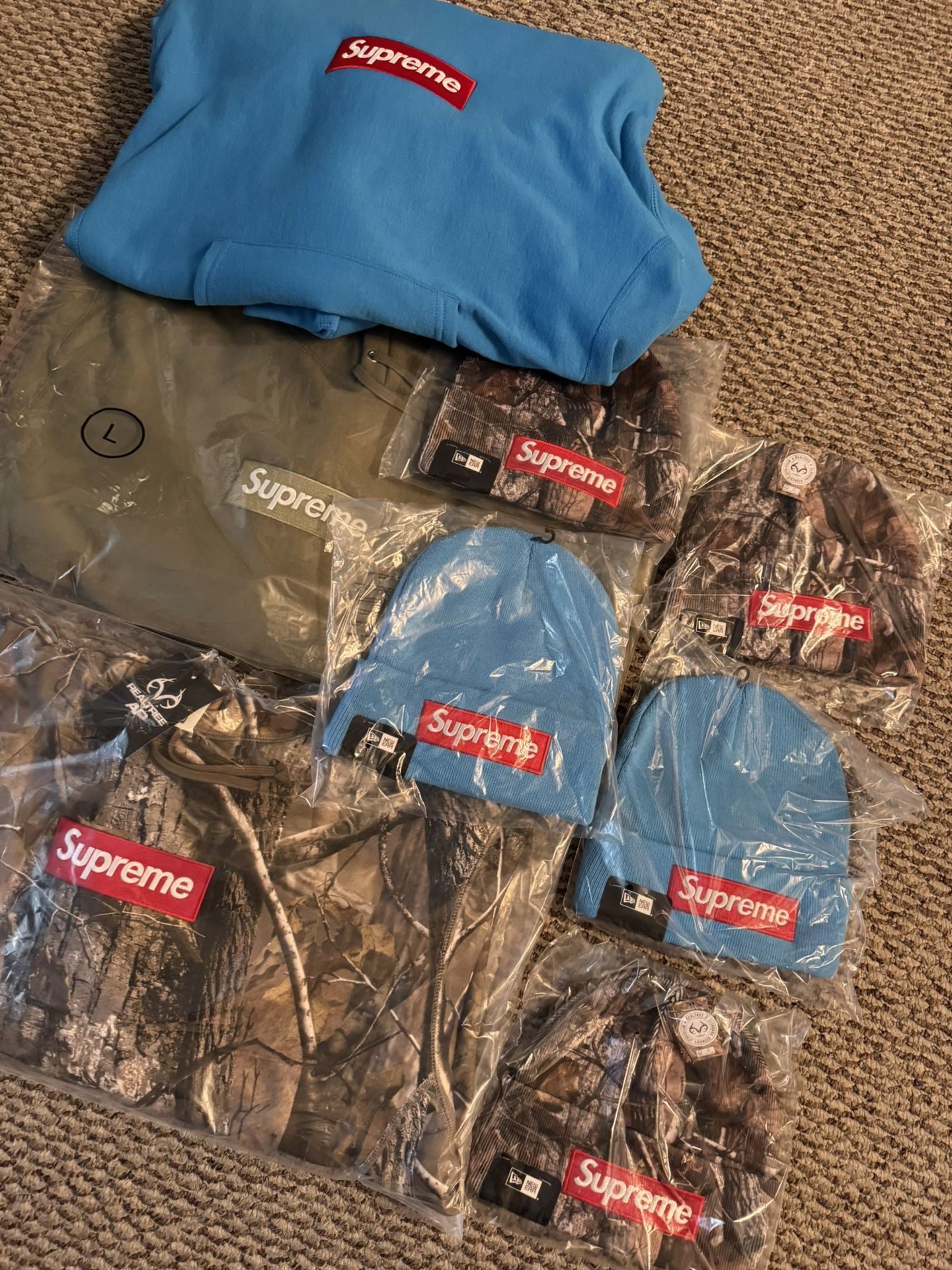 Supreme Box Logo FW25 CYAN Medium