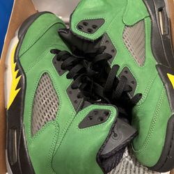 Oregon Ducks Jordan 5s 8.5 