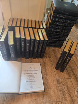 1987 Encyclopedia Britannica Complete Set 15th Edition Bicentennial Constitution Black Gold Leather Reference Books