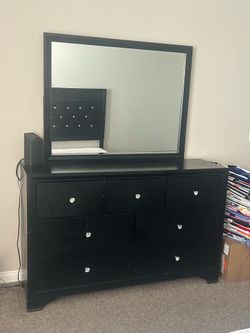KING BEDROOM SET AND MATTRESS