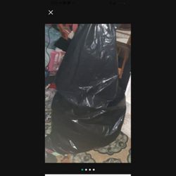Good CLEAN PET FREE CLOTHING FAMILY BUNDLE KUDS AND ADULT CLOTHING $20.00 CASH ONLY (SERIOUS BUYERS)