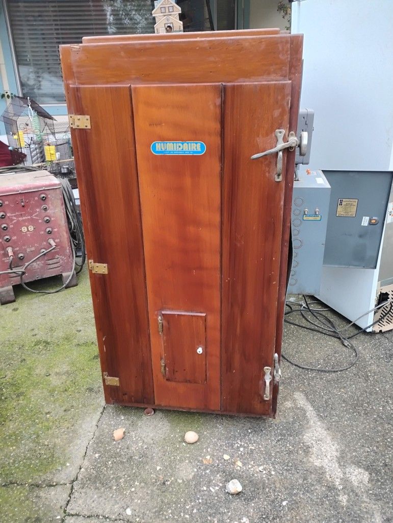 Humidaire Chicken Incubator 