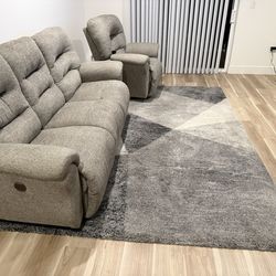 Beautiful 3-Seat Reclining Sofa