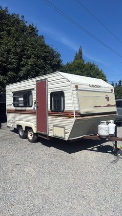 1989 Layton travel trailer