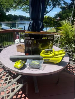 NEW Ryobi 40V 550 CFM Brushless Leaf Blower Kit w/ Battery & Fast Charger