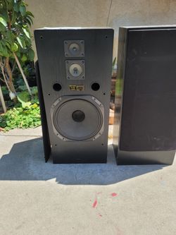 Fisher speaker