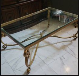 Coffee Table -GLASS/Gold Base
