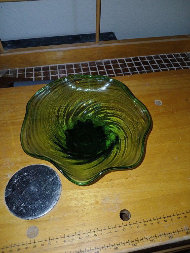 Green Art Glass Bowl Vintage