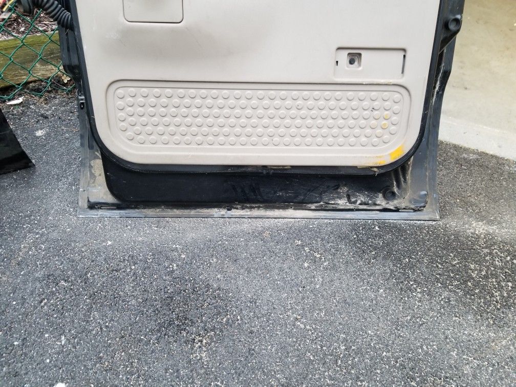 Ford super dury crew cab rear rust free doors