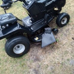 Mower Hydrostatic No Shifting===gas Pedal Drive===twin Cyl Motir Briggs.....needs 2 Small Things