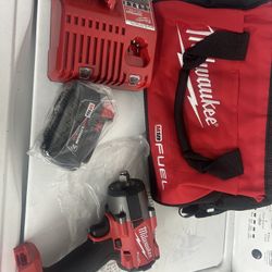 Milwaukee 1/2 Impact Bateria Y Cargador Precio Firme