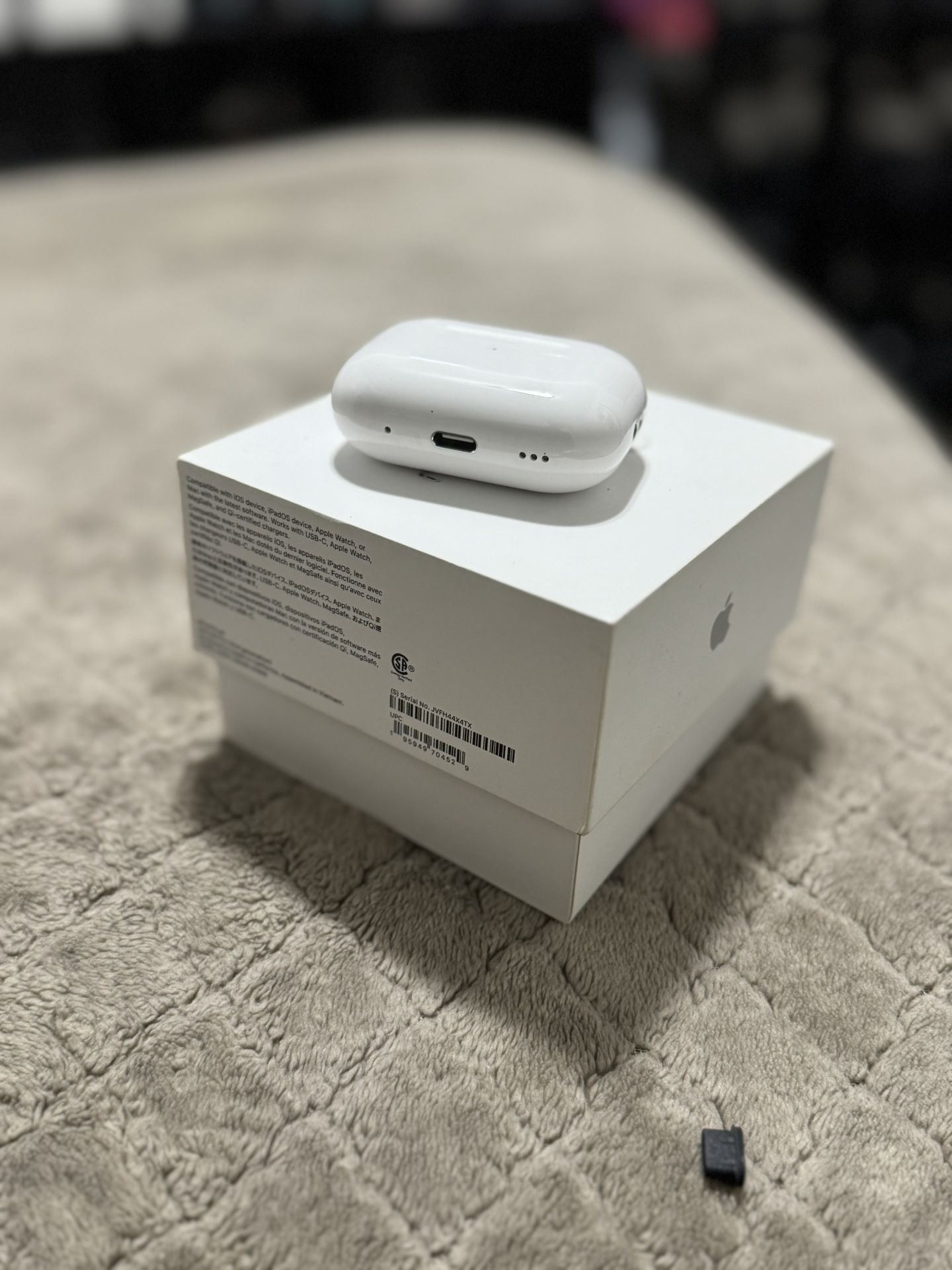 AirPods Pro 2, 2 Sets 1 Full Set 1 No Buds