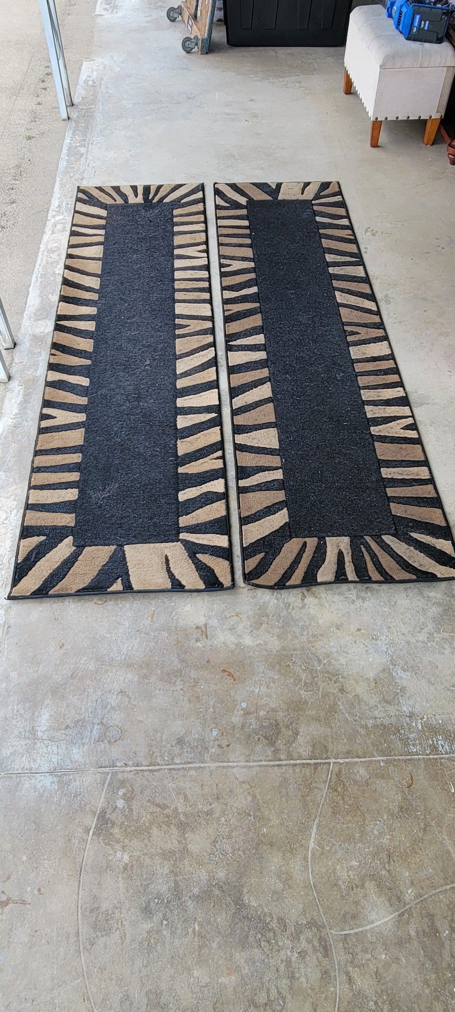 Curb Alert For The Carpet Runners. 1st Come