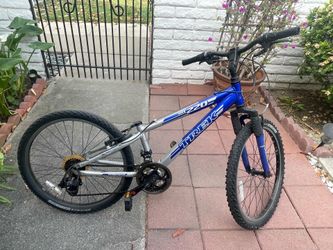 TREK MT 220 aluminum frame 24inch