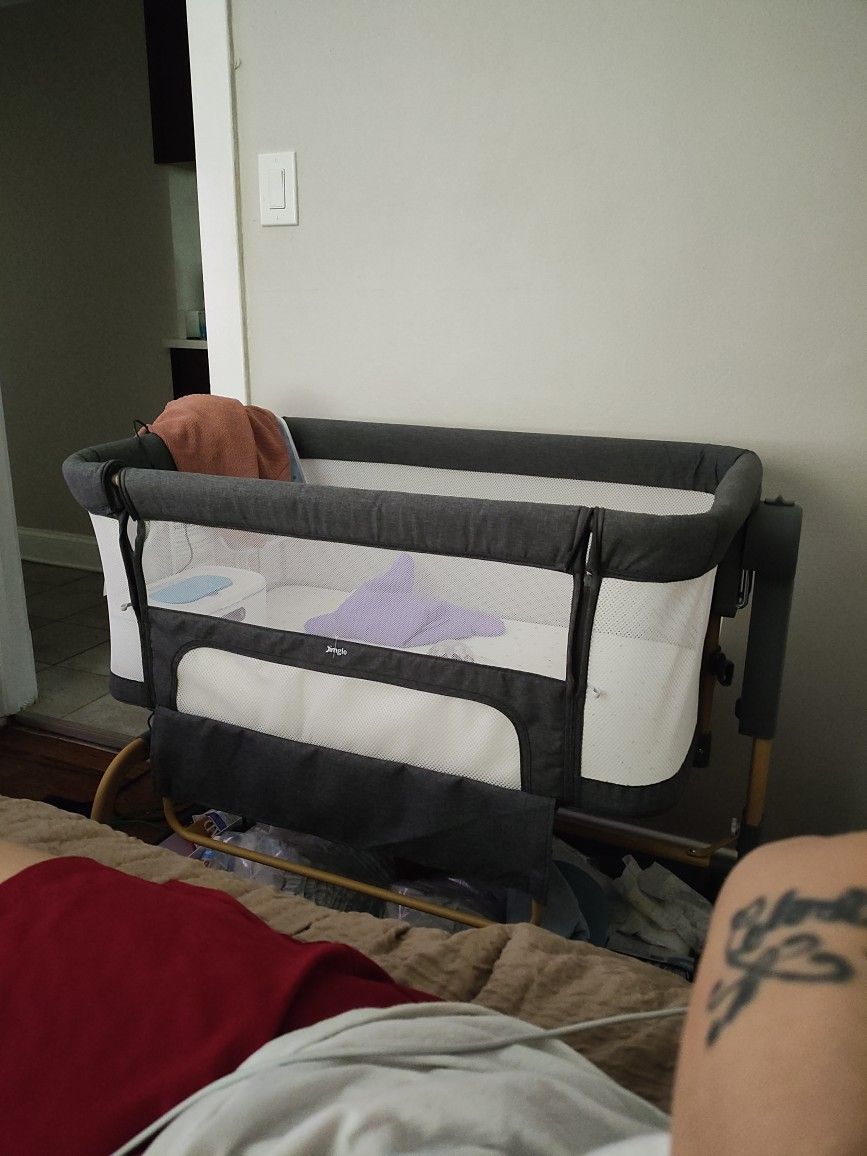 New Bassinet Only Used Once