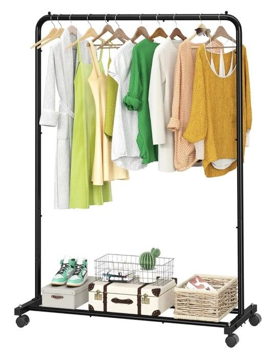 Garmet Rack/Clothes Organizer on Wheels