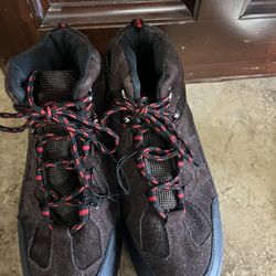 Hiking Brown Shoes (new size8,5)