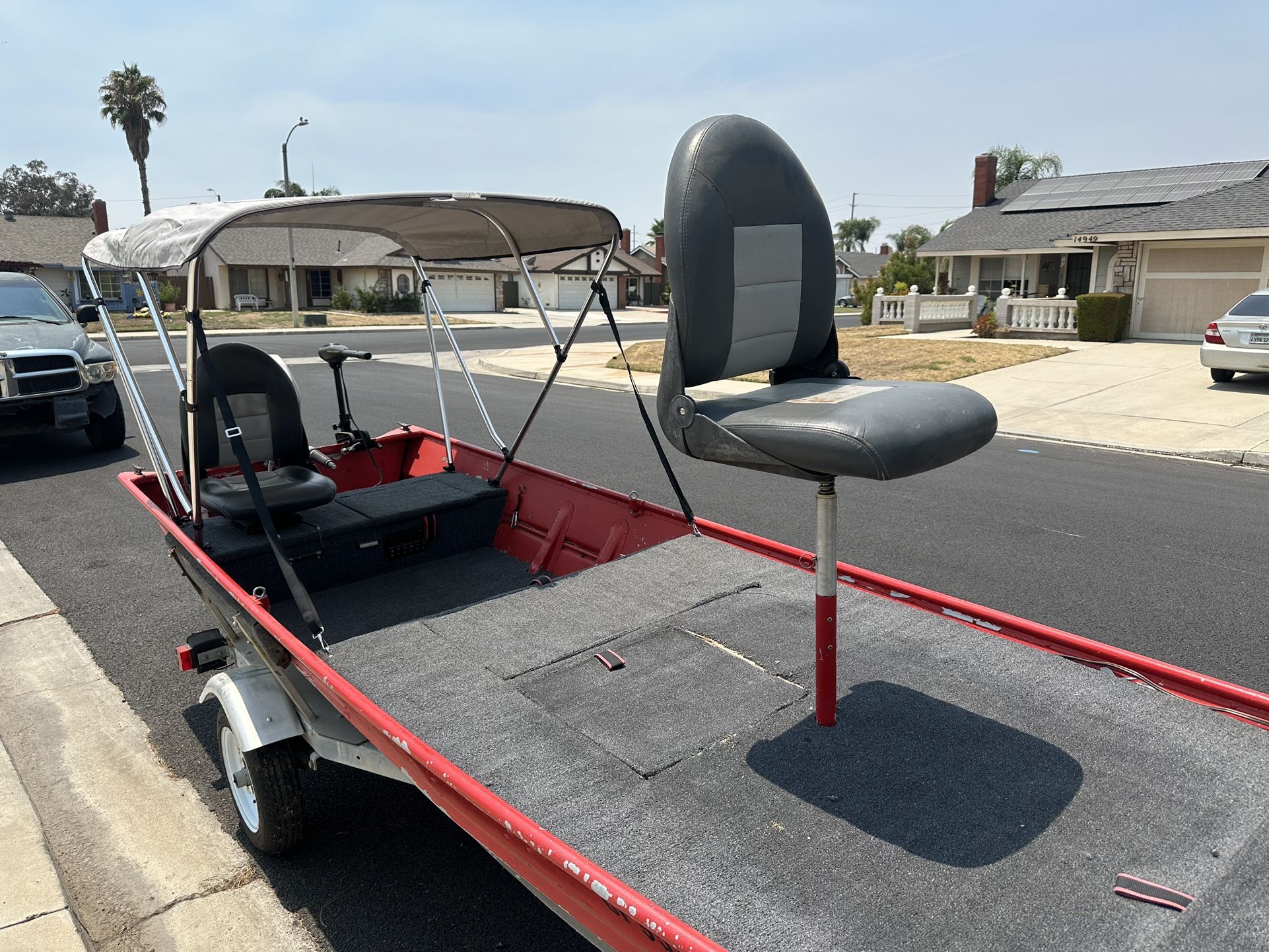 Jon Boat/ Fishing Boat - 1975 Ouachita model w/ Johnson 6HP 1999