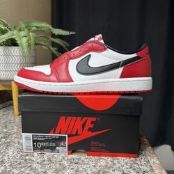 Size 10.5 Jordan 1 Low Chicago