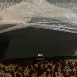 onn 31” Roku Smart TV Monitor