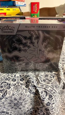 Pokémon TCG Mega Evolution Pitch Black Elite Trainer Box