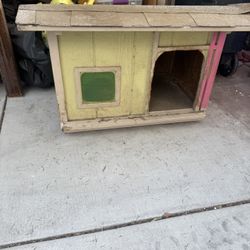 Small dog house Free