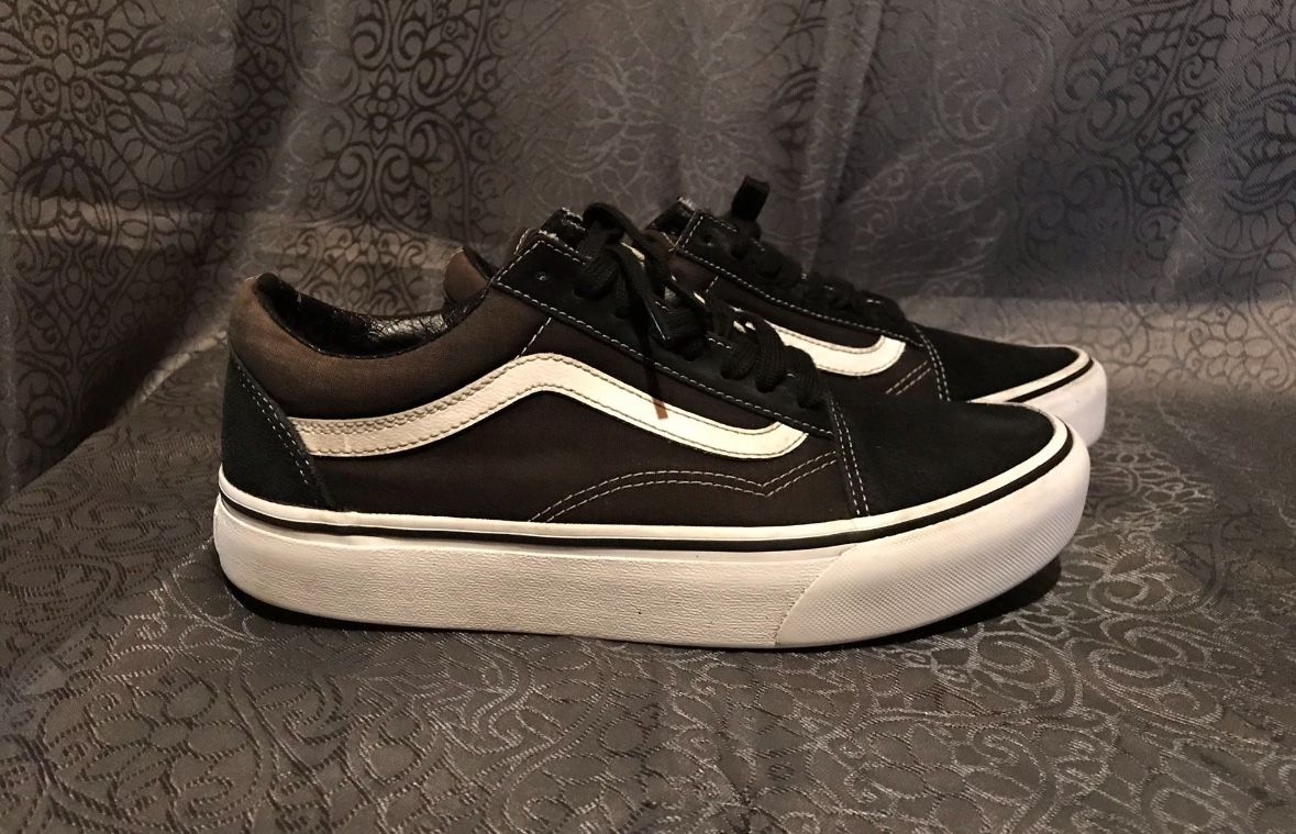 Mens Vans 7.5 black skate sneakers