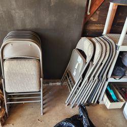 Folding Chairs 12